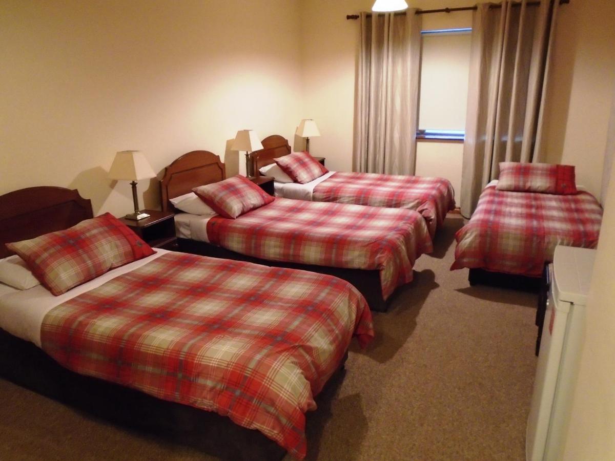 Valley Lodge Room Only Guest House Claremorris Extérieur photo