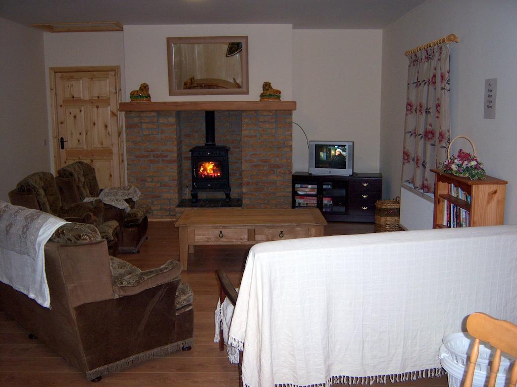 Valley Lodge Room Only Guest House Claremorris Chambre photo