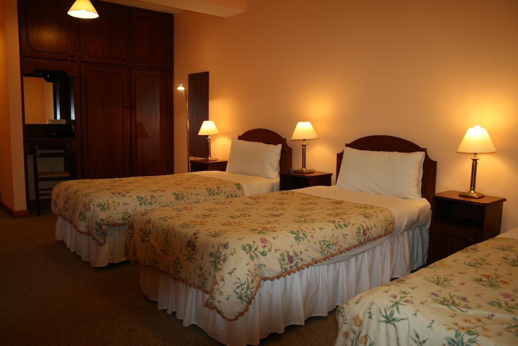 Valley Lodge Room Only Guest House Claremorris Chambre photo