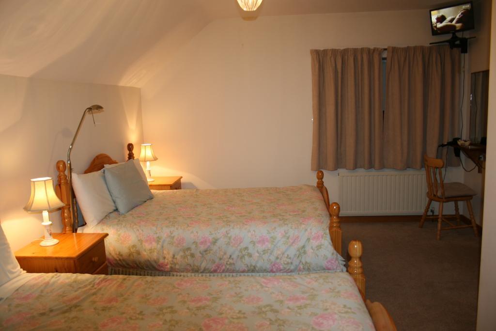 Valley Lodge Room Only Guest House Claremorris Chambre photo